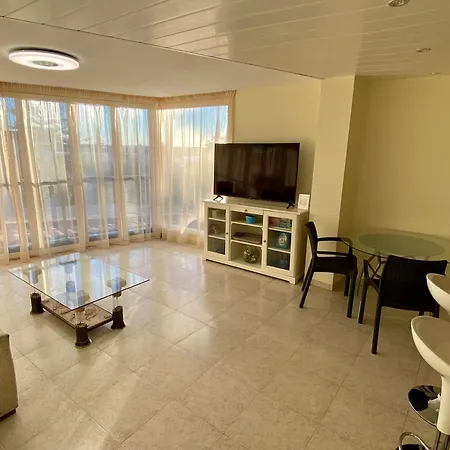 Apartment Magaly. Right By The Ocean! Beach! Arona (Tenerife)