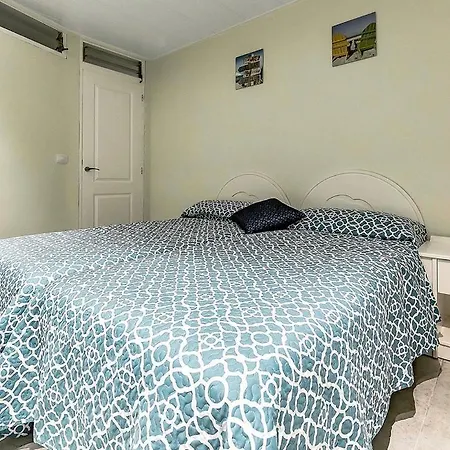 Magaly. Right By The Ocean! Beach! Apartment