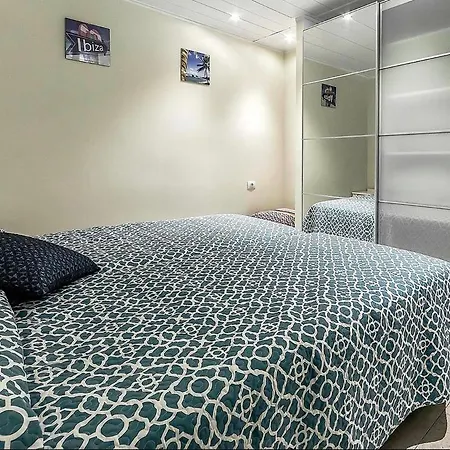 Magaly. Right By The Ocean! Beach! Apartment