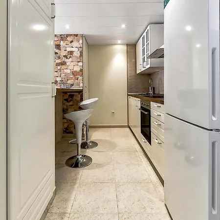 Magaly. Right By The Ocean! Beach! Apartment Arona (Tenerife)