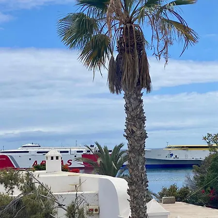 Magaly. Right By The Ocean! Beach! *