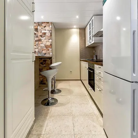 Magaly. Right By The Ocean! Beach! Apartment Arona (Tenerife)