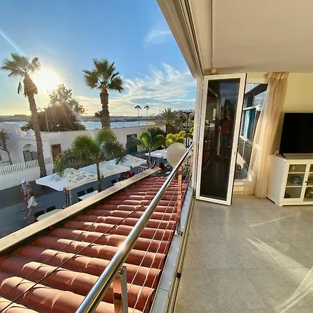 Magaly. Right By The Ocean! Beach! Apartment *