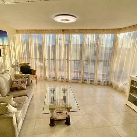 Апартаменты Magaly. Right By The Ocean! Beach!